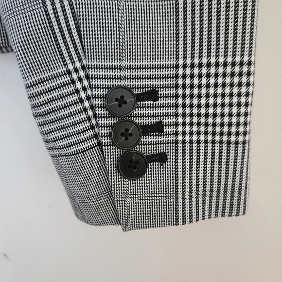 NWT Banana Republic | Classic Fit Machine Wash Single Button Plaid Blazer - Sz 6 - Picture 9 of 14